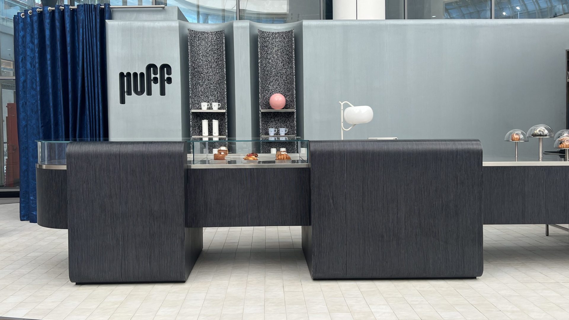 Sadeco proudly delivered this chic, open-plan café at Abu Dhabi Marina Mall @thepuffconcept transformed from a blank space into a stylish destination. From the kiosk build to the surrounding alcoves and serving areas, every detail was crafted for a unique sweet-treat experience.